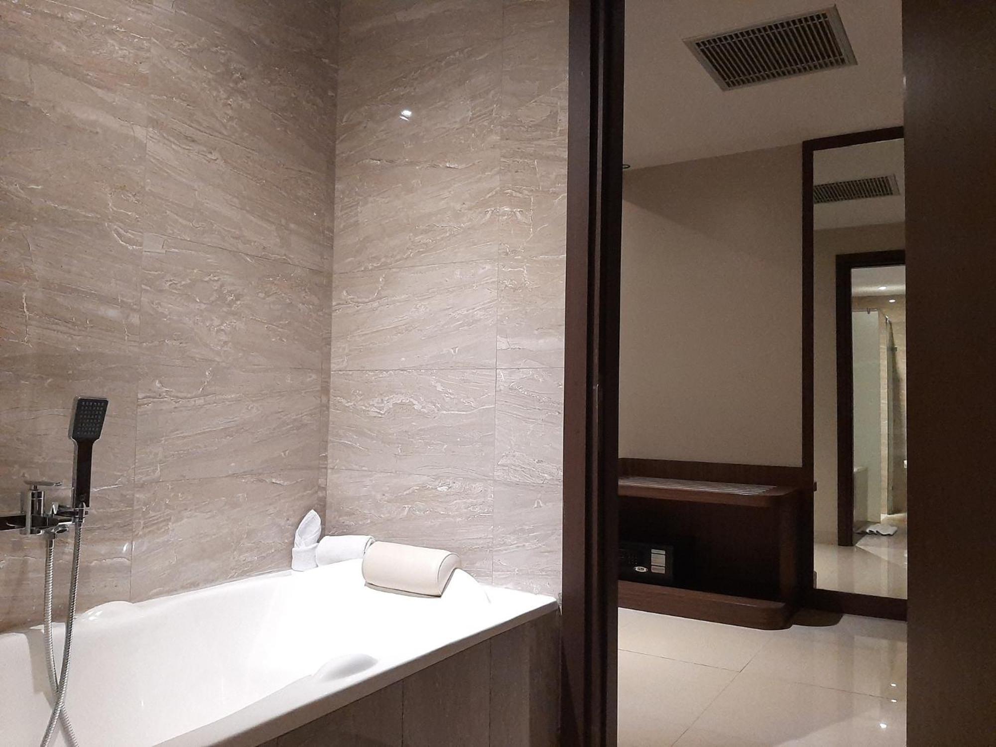 Aston Gorontalo Hotel & Villas Экстерьер фото